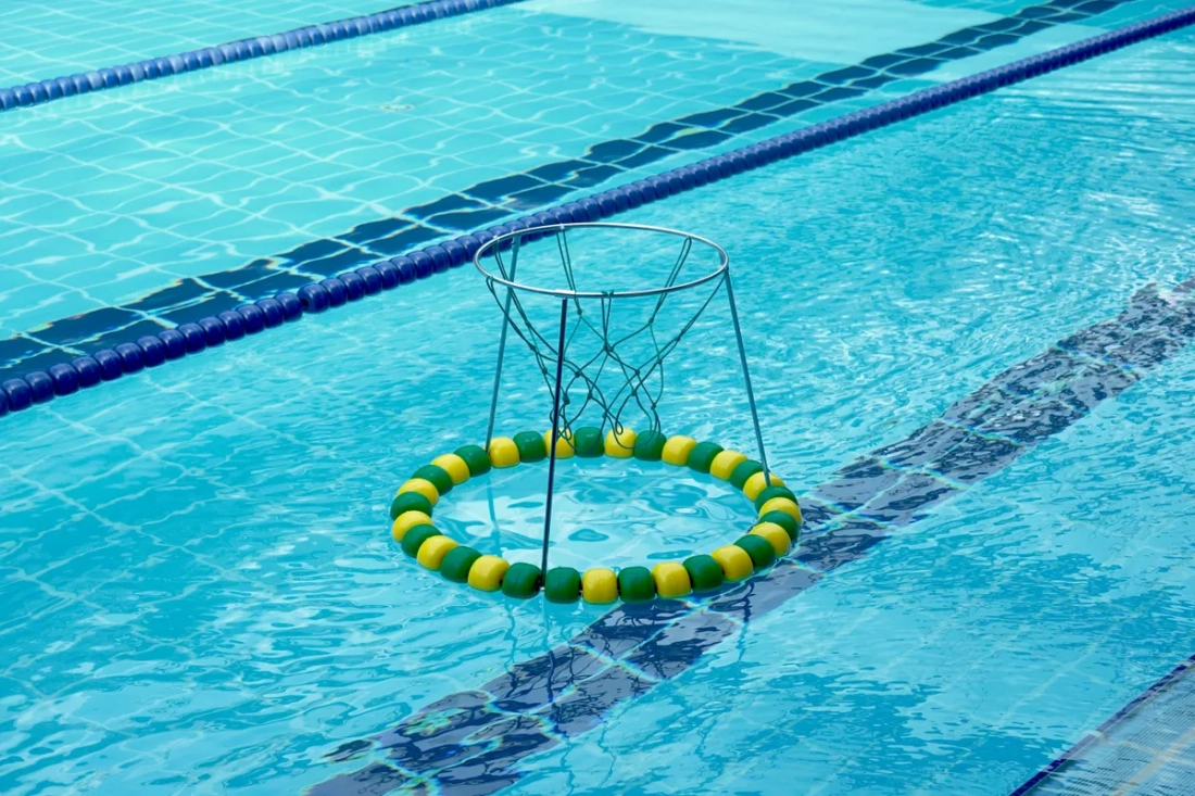 Panier de basket aquatique