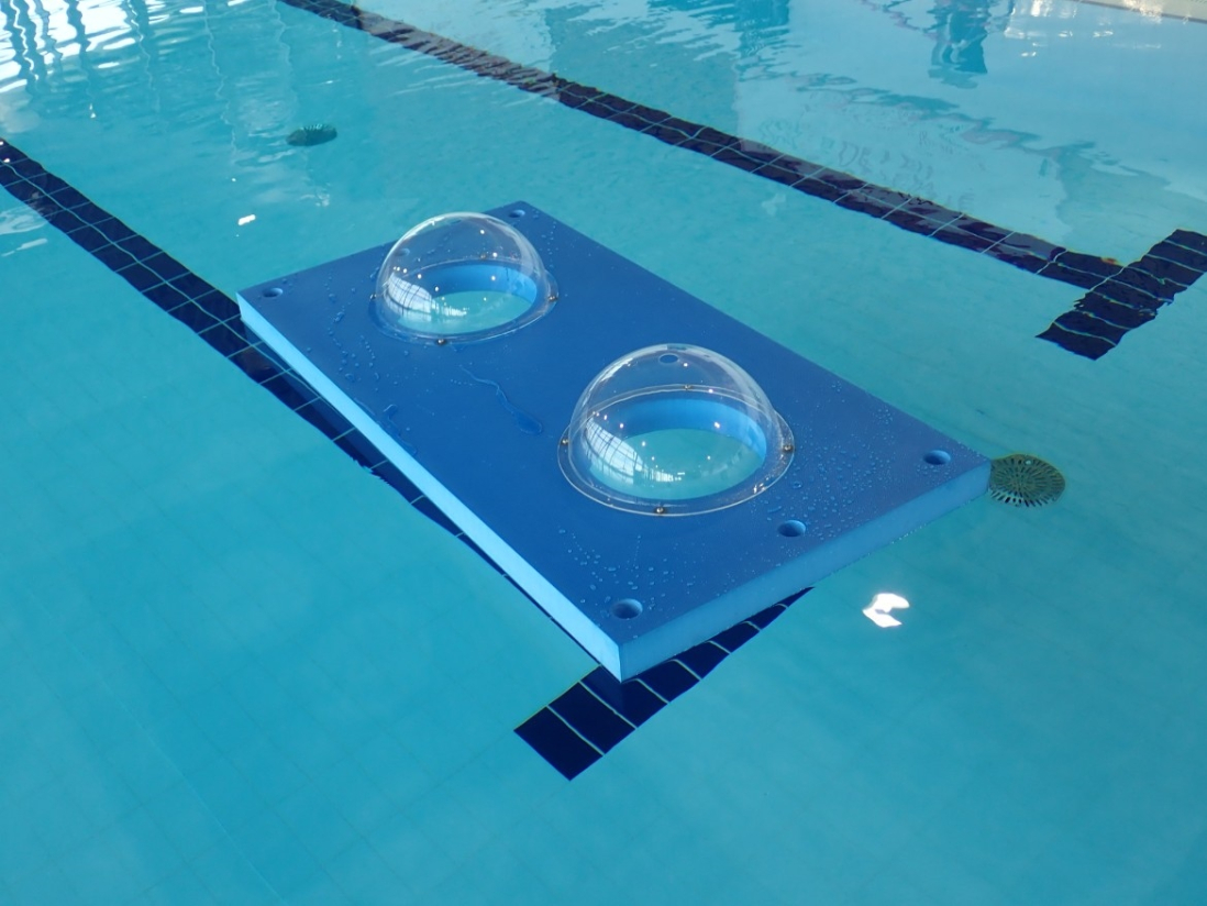 Vlot met plexi koepels
