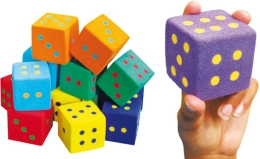 Set van 12 dobbelstenen van schuim