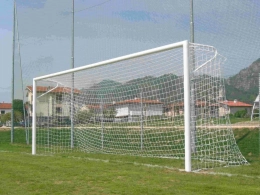 Voetbaldoel met beugels