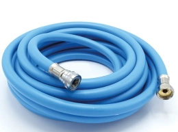 Tuyau bleu avec raccords