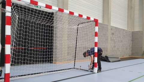Placement d'un but de handball par Idema
