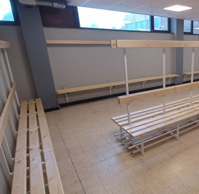 bancs Idema pour les vestiaires d'un collège