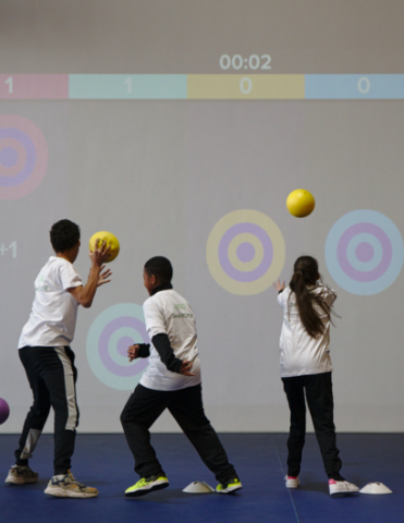 Mur interactif Lü innovant gymnase Daniel Royer à Châlons-en-Champagne