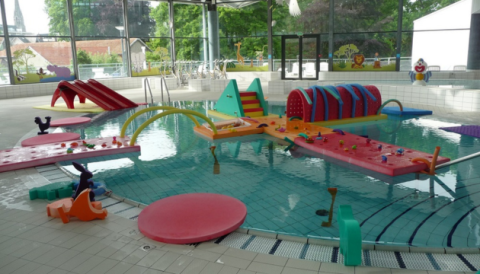 parcours en mousse pour la piscine