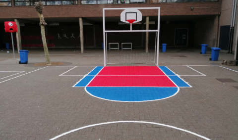 But combi foot-basket avec marquages au sol colorés