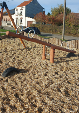 Balancelle en bois pour 4 enfants