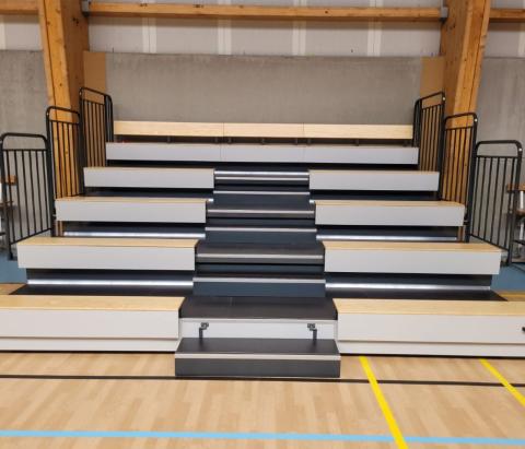 tribune avec assises en bois Silly