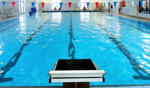 Lignes virage-dos piscine Hissého